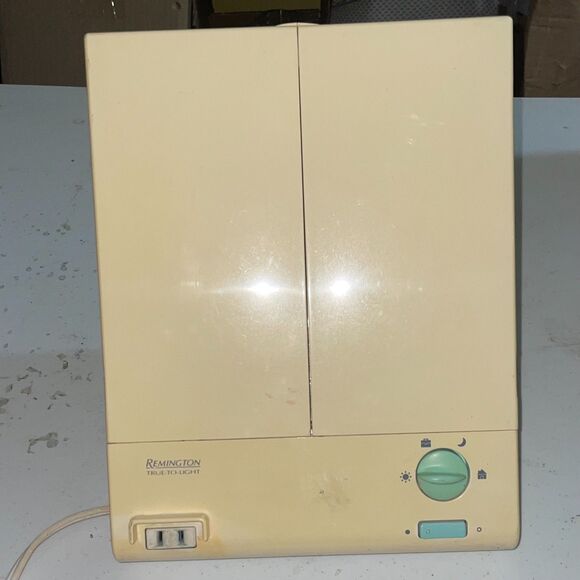 Vintage Remington True-To-Light LM-8 Lighted Makeup Mirror 3-Way Tri-Fold Works - Picture 2 of 9